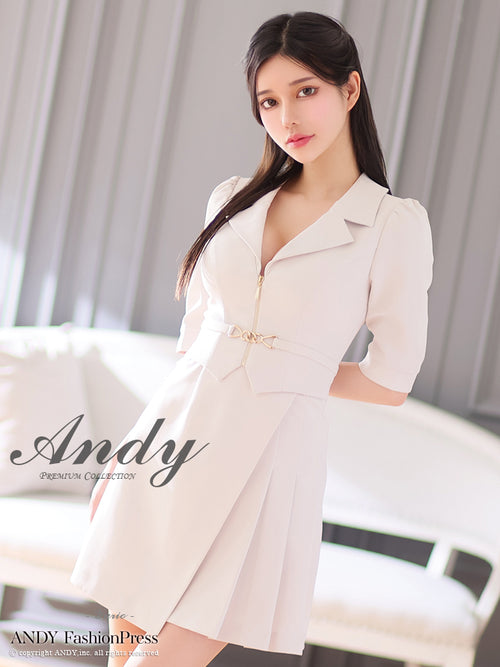Andy/AN-ON2840/ワンピース/ミニドレス/ワンカラー/キャバドレス/プリーツスカート/袖あり/襟付き/五分袖/ベージュ/ゆりお着用