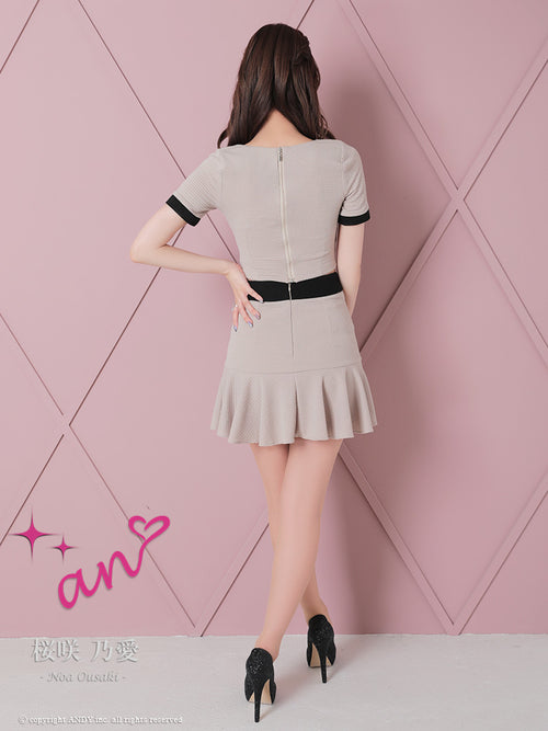 an/AOC-3679/セットアップ/キャバドレス/バイカラー/プリーツスカート/半袖/袖あり/二の腕カバー