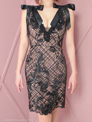 an/AOC-3663/ワンピース/キャバドレス/ミニドレス/総レース/Vネック/両肩リボン/リボンショルダー/タイト/黒/白